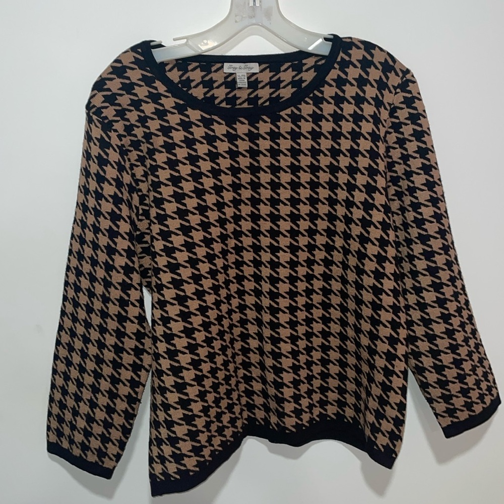 Grey & Gray sweater size XL